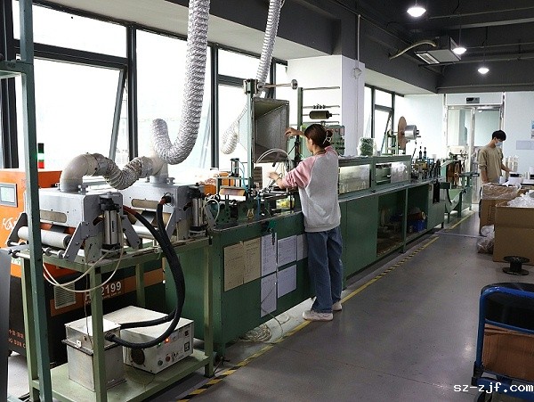 背胶生产线场景 (8)