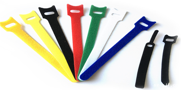 魔术贴衣架确实十分功能齐全